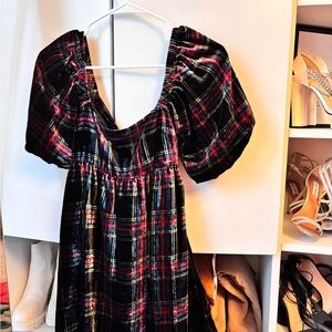 Elegant Plaid Velvet Dress with Puff Sleeves
